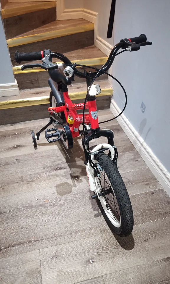 Kids' Red Bicycle with Training Wheels image indicator(3)