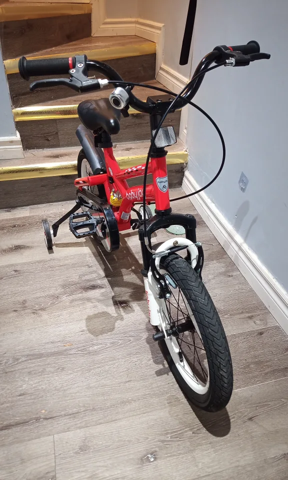 Kids' Red Bicycle with Training Wheels image indicator(4)