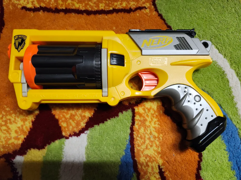 vintage early 2000s Nerf Gun Revolver image indicator(2)