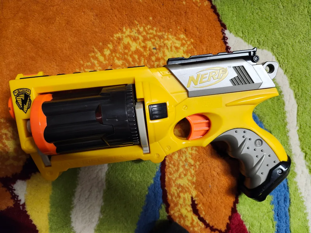 vintage early 2000s Nerf Gun Revolver image indicator(3)