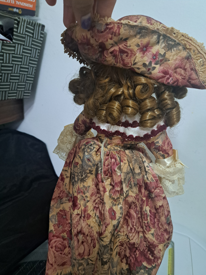 Porcelain Collector Doll in Vintage Dress - photo 4