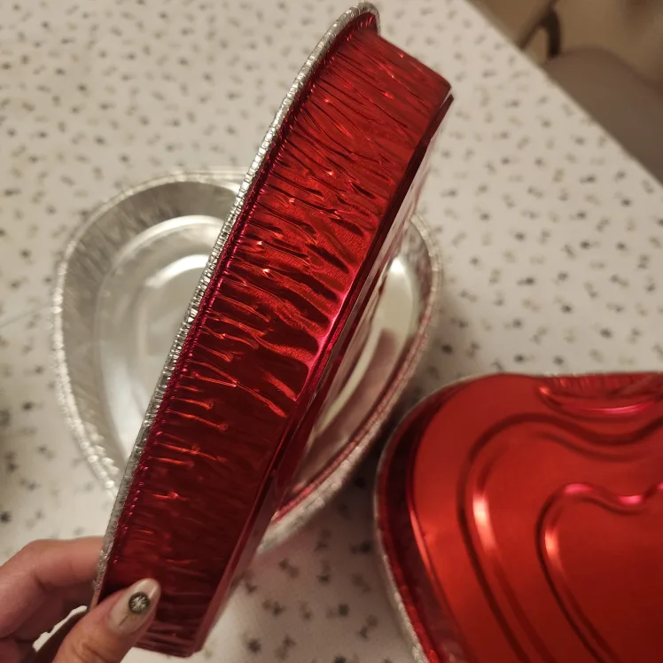 20 Heart-Shaped Foil Baking Pans image indicator(2)