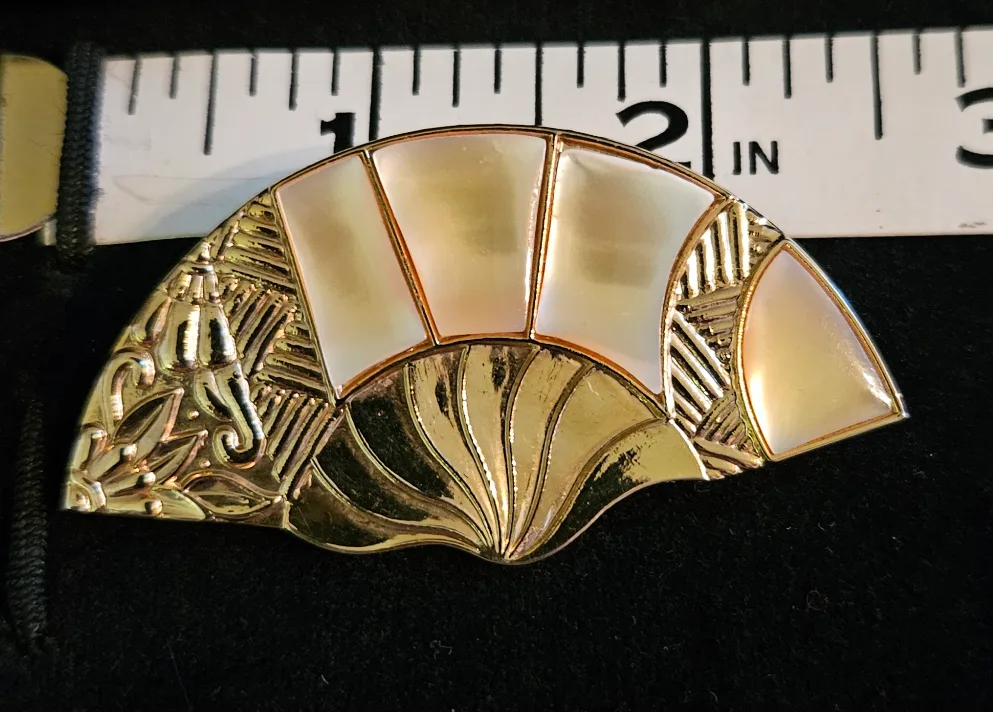 Vintage Brooches image indicator(5)