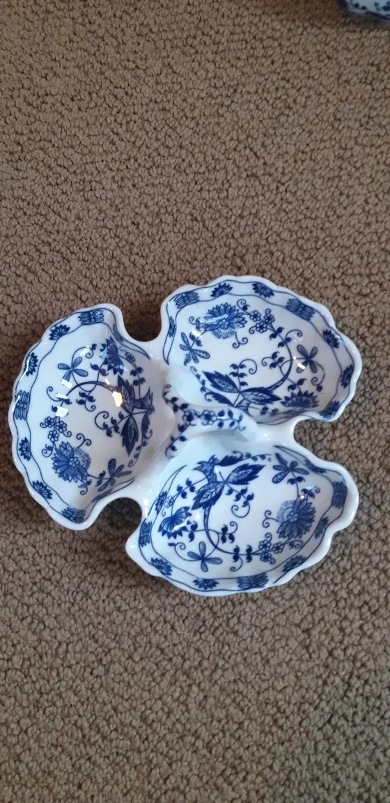 Vienna Woods Porcelain Collection image indicator(2)