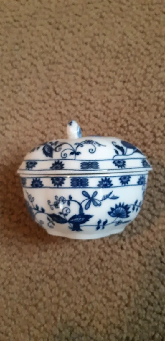 Vienna Woods Porcelain Collection image indicator(4)