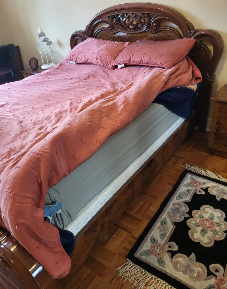 Queen Size Bedroom Set image indicator(3)