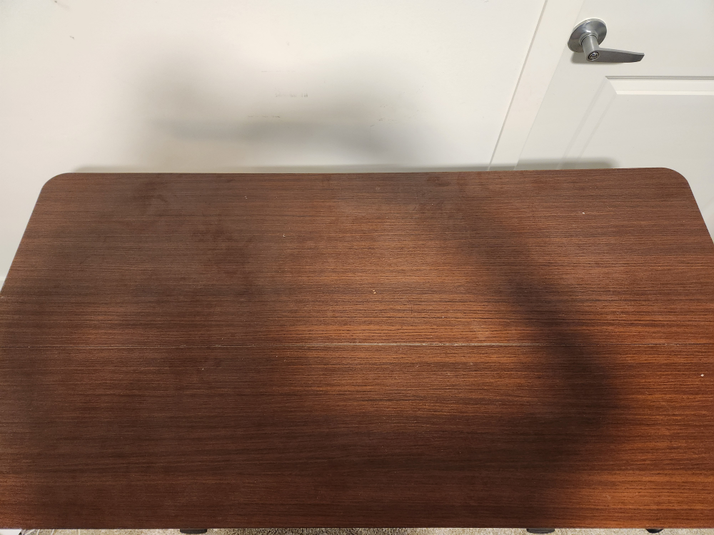 Desk - photo 2