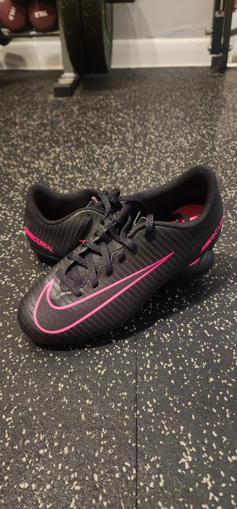 Soccer Shoes - photo 2