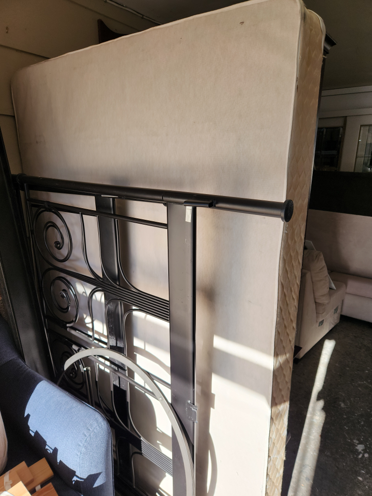 Queen Metal Bed Frame - photo 4