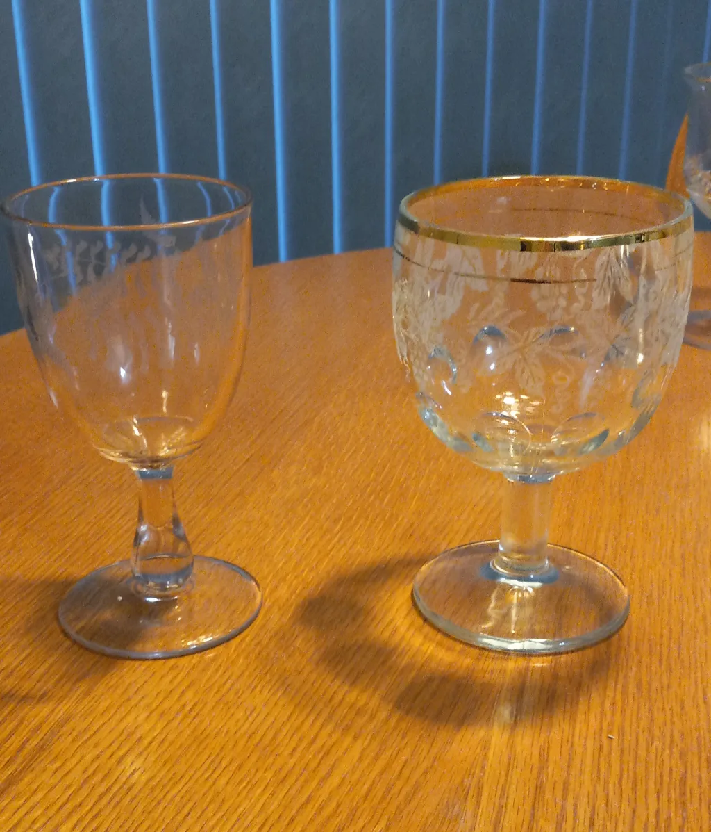 Antique Water goblets, lot of 10 image indicator(6)