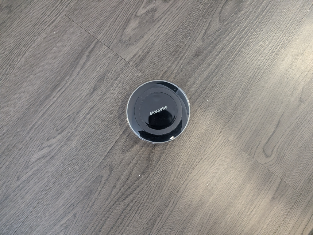 Samsung Wireless Charger - photo 3