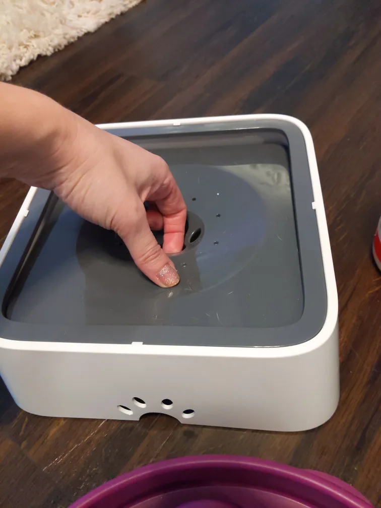 Dog Bowl and Grooming Shampoo Bundle image indicator(4)