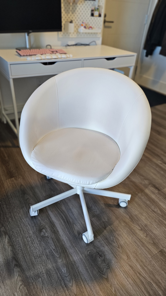 White Swivel Office Chair