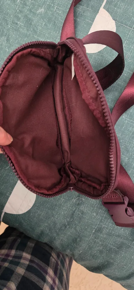 Uniqlo Burgundy Waist Bag image indicator(2)