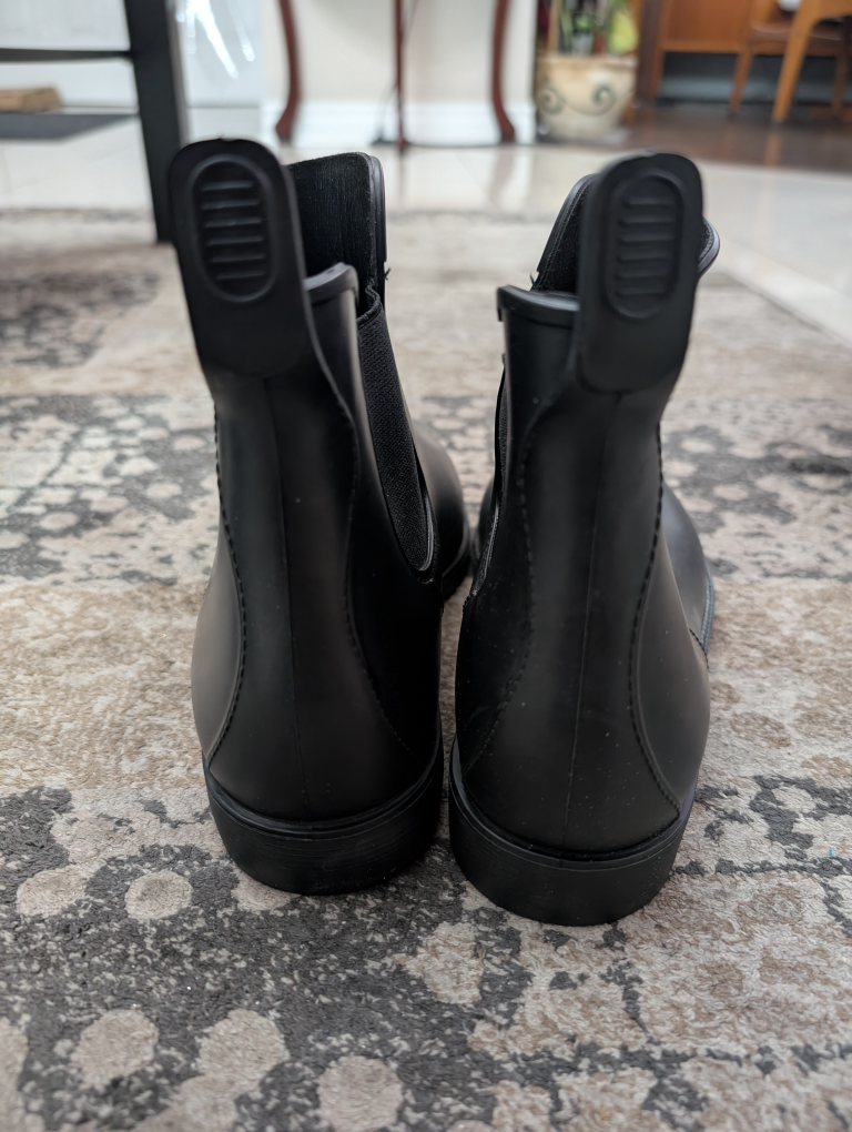 Men's Sleek Black Rain Boots Size 8 (41) - photo 4