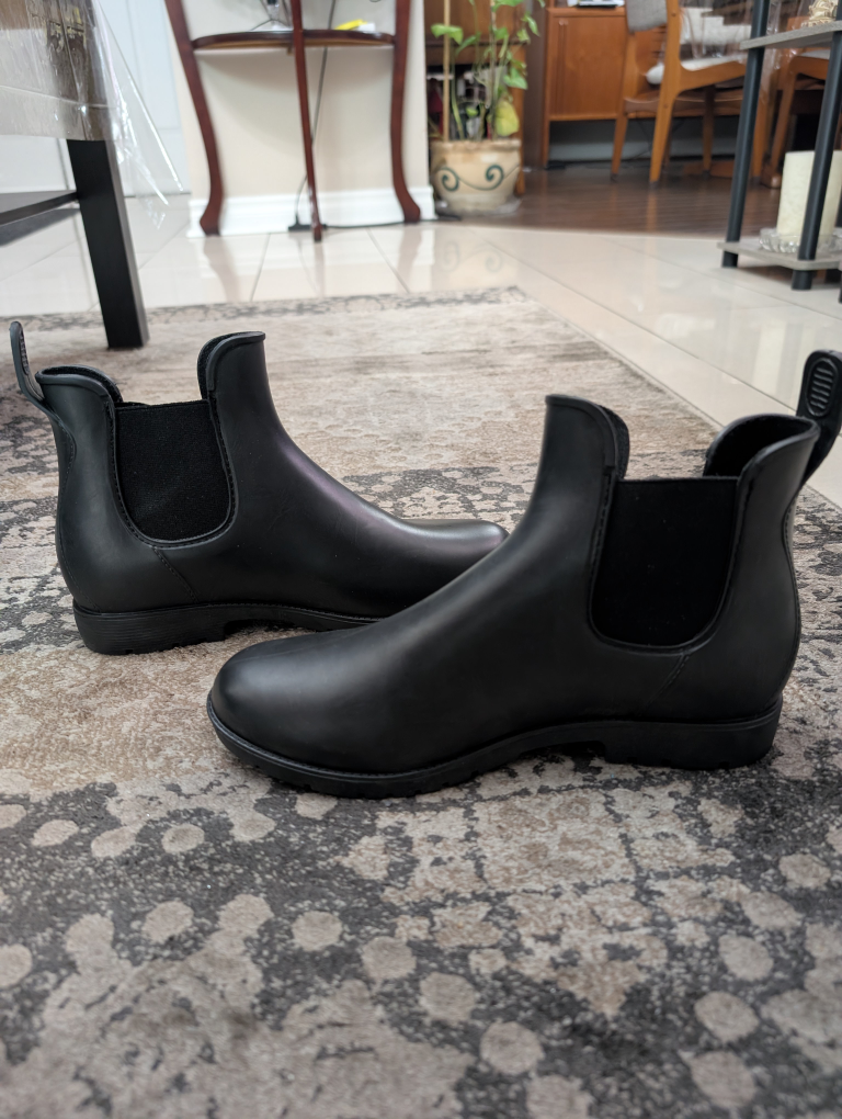 Men's Sleek Black Rain Boots Size 8 (41) - photo 5