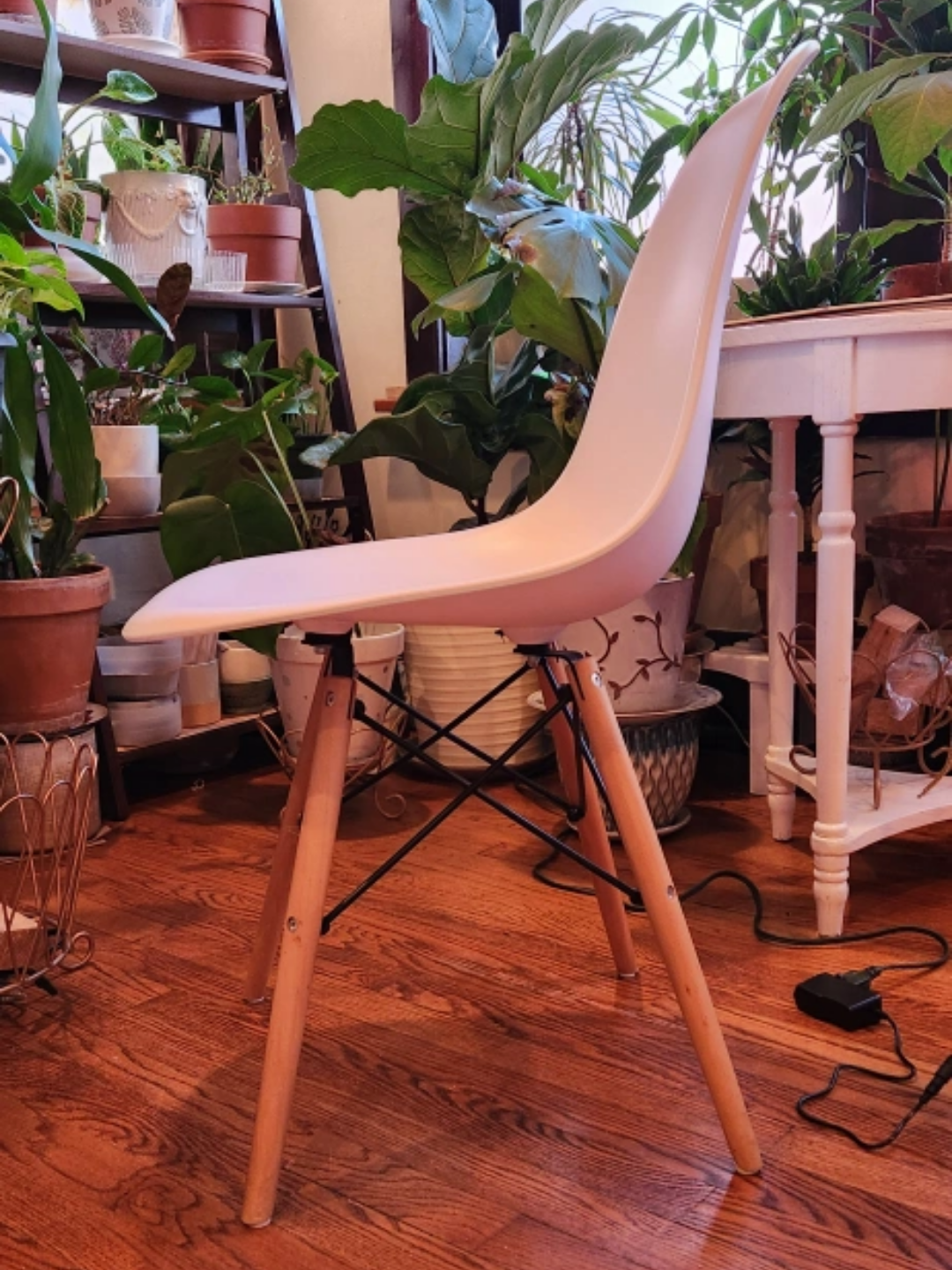 Set of 2 White Chairs - photo 2
