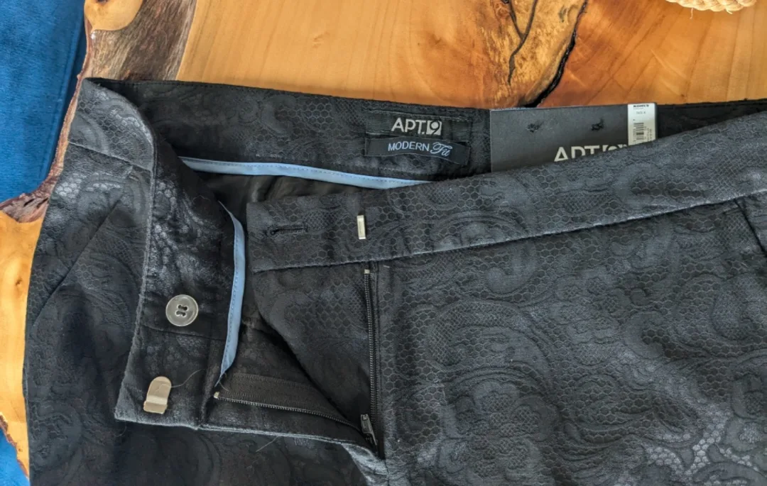 BNWT Apt. 9 Black Floral Lace Cigarette Pants image indicator(5)