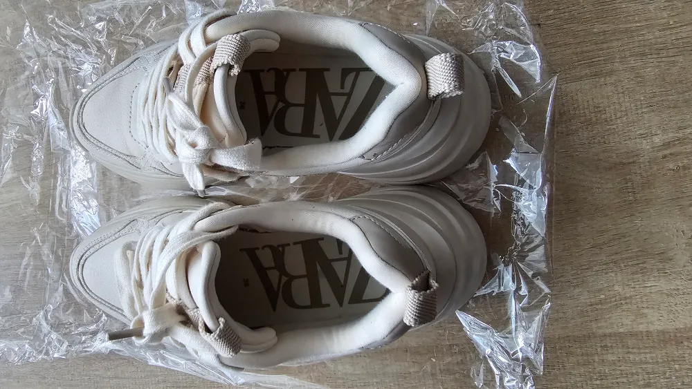 size 6 - Zara White Platform Sneakers image indicator(3)