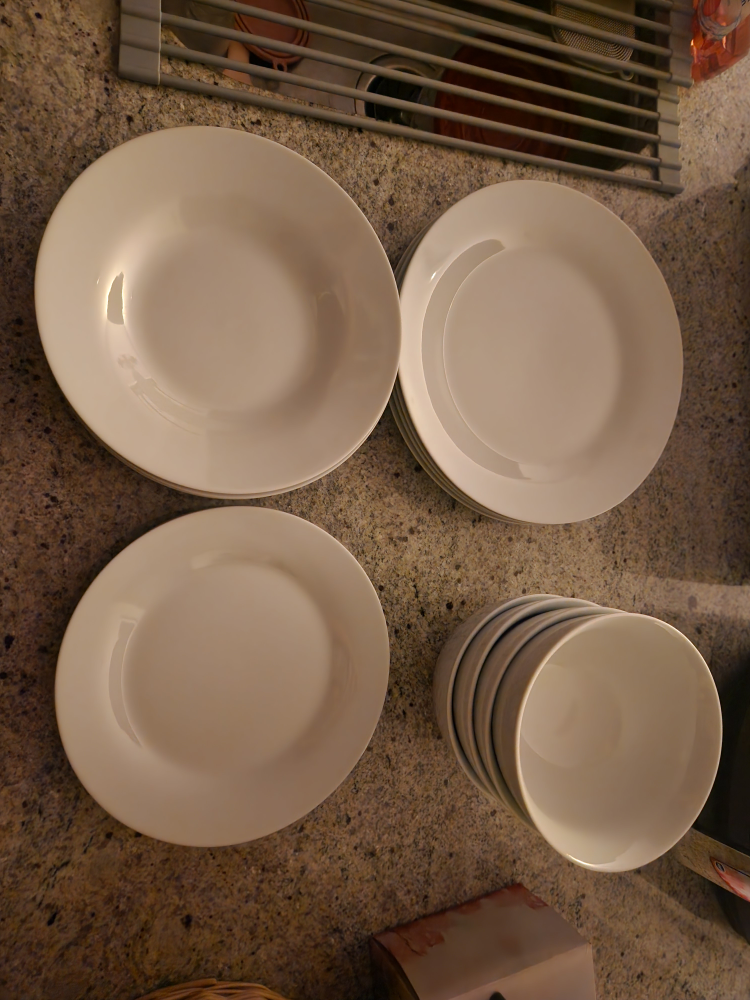White Dinnerware Set