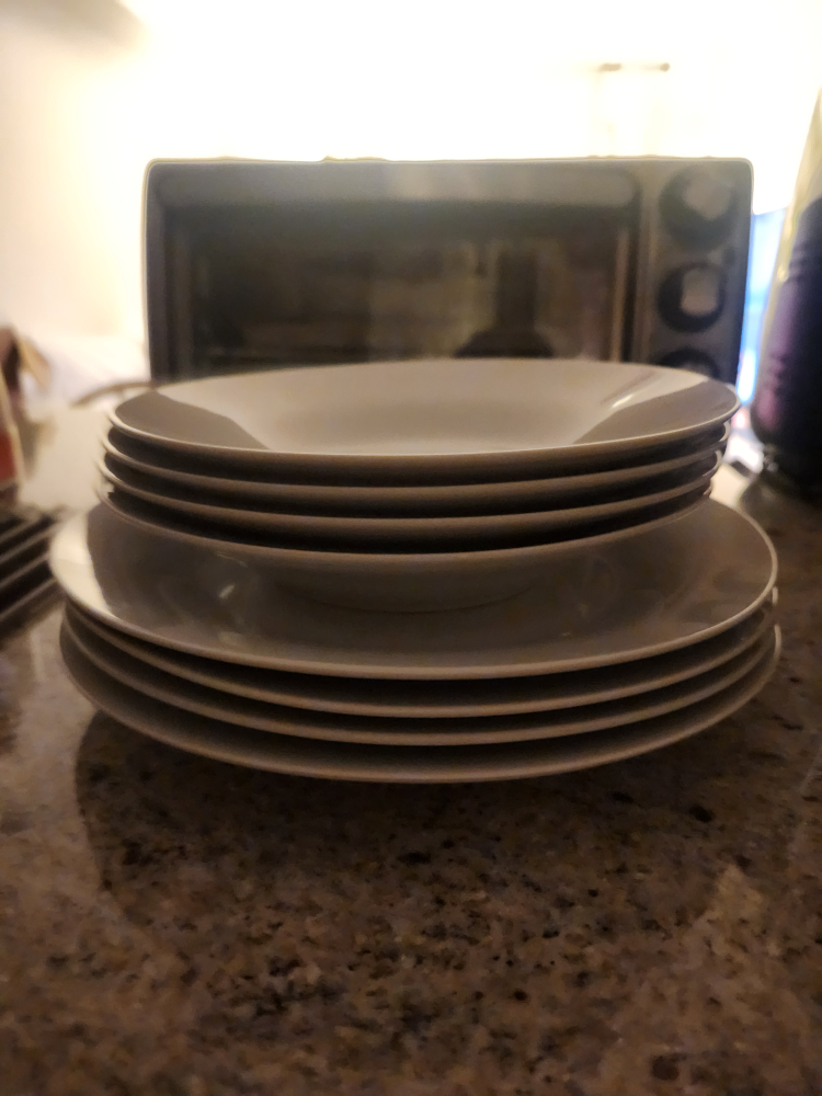 White Dinnerware Set - photo 2