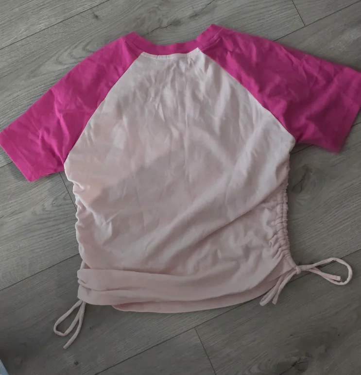 Korean Bow Graphic Tee image indicator(2)