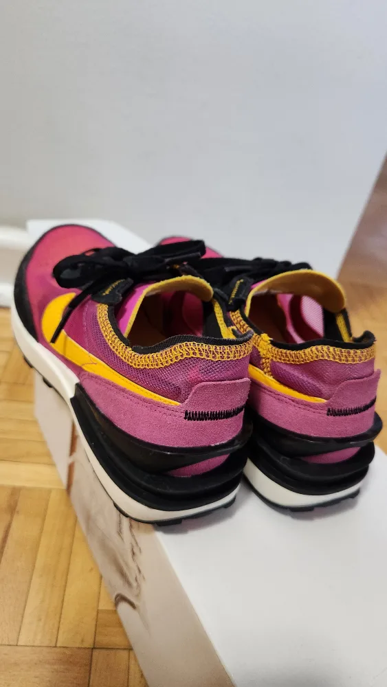 Women Nike Waffle One - University Gold (Size 7) *Almost New image indicator(3)