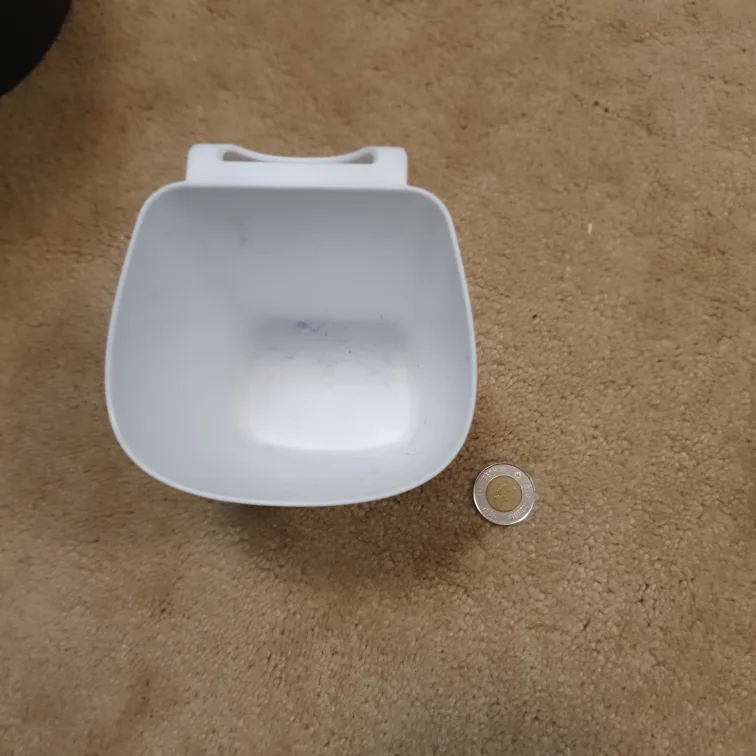 Three White Plastic Containers with Handles for bin image indicator(4)