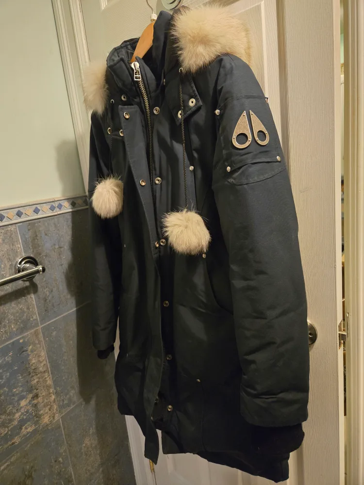 Authentic Moose Knuckles Stirling Parka Navy w/Natural Fox Fur image indicator(5)