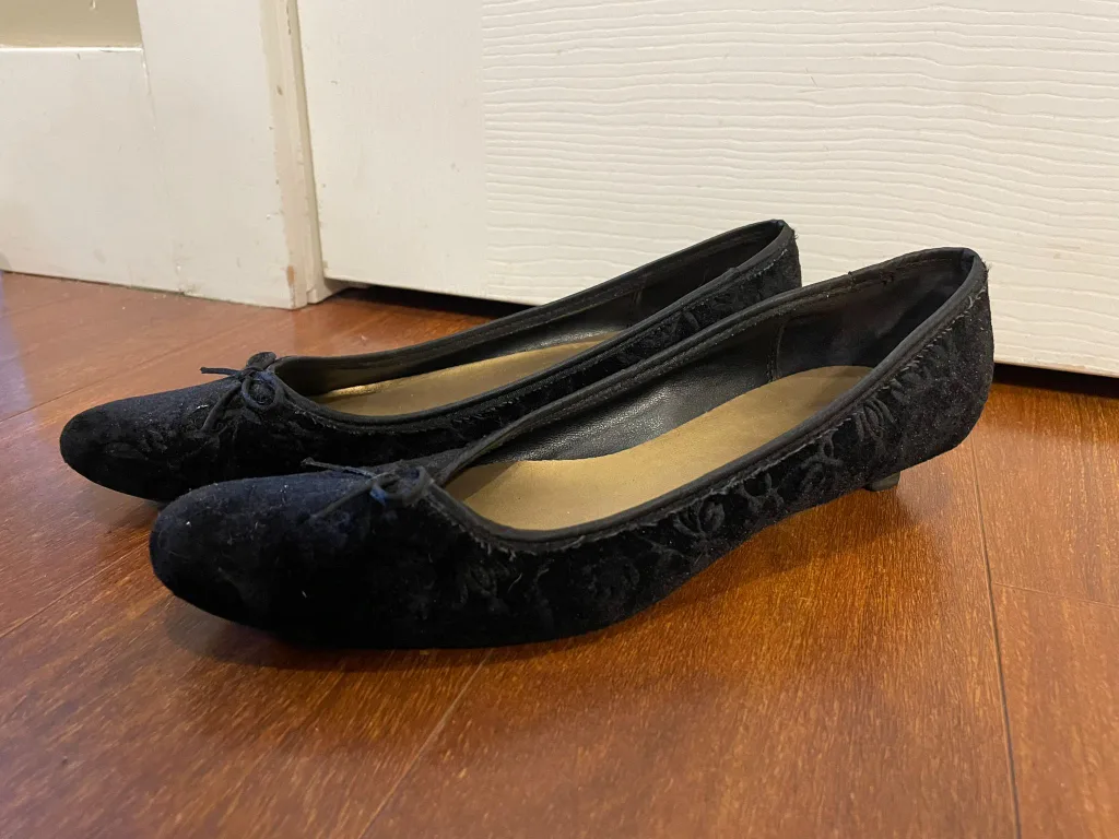 Free! size 9.5 womans flats thumbnail