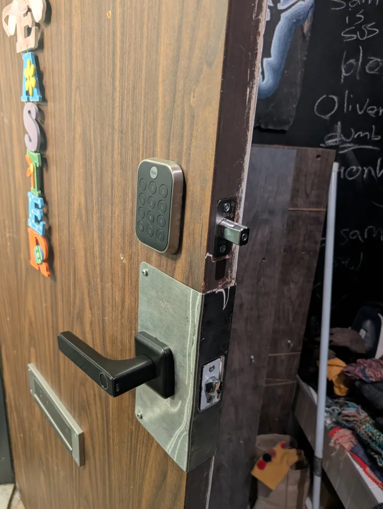 Yale Assure 2 Deadbolt Lock -Keyless ⁵ image indicator(8)