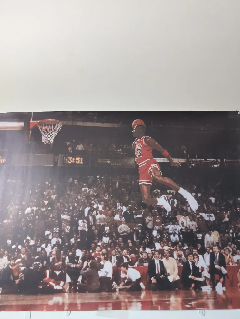 Micheal Jordan free throw dunk poster image indicator(3)