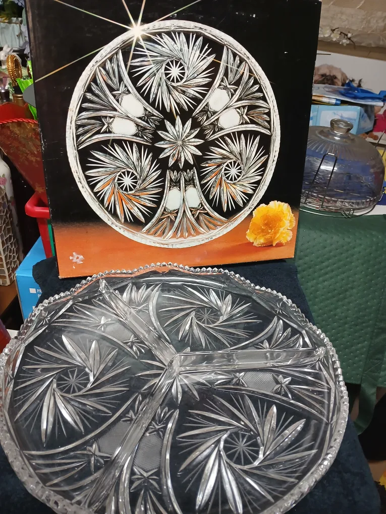 Vintage Crystal Serving Platter image indicator(2)