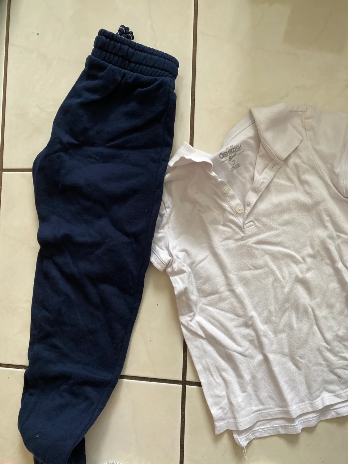Oshkosh B'gosh Girl's Size 7 White Polo Shirt and Navy Joggers image indicator(3)