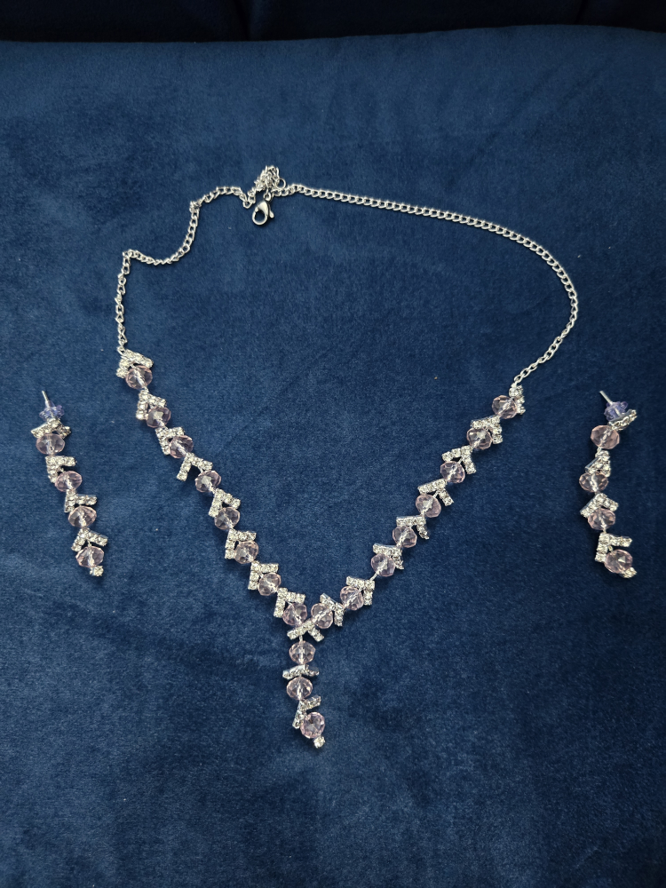 womens diamond necklace
