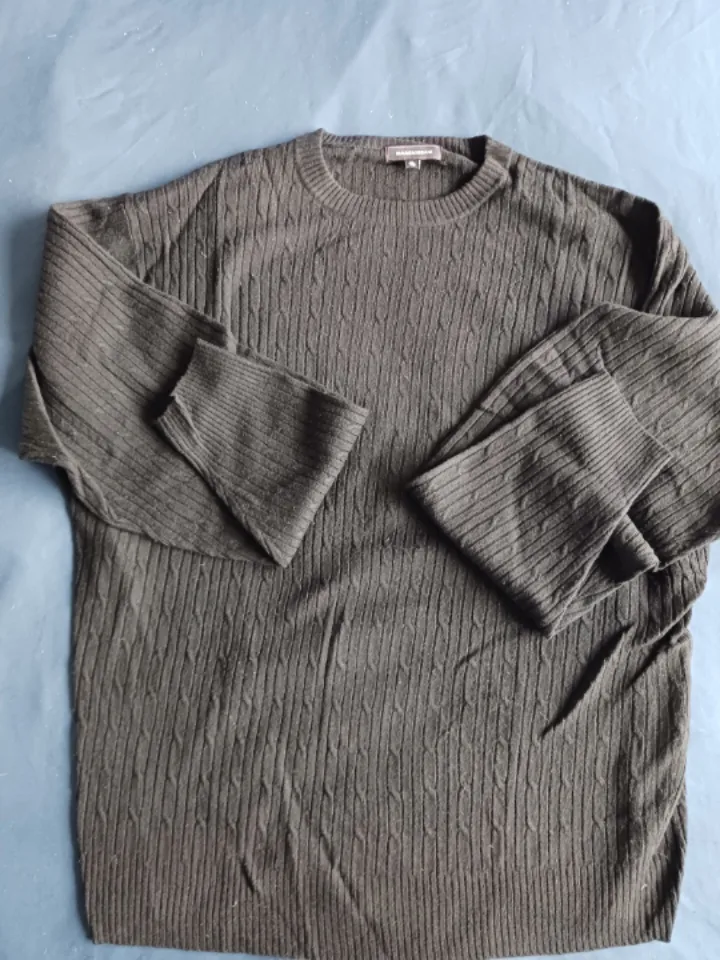 👍Genuine Isaac Mizrahi Black Cashmere Sweater image indicator(2)