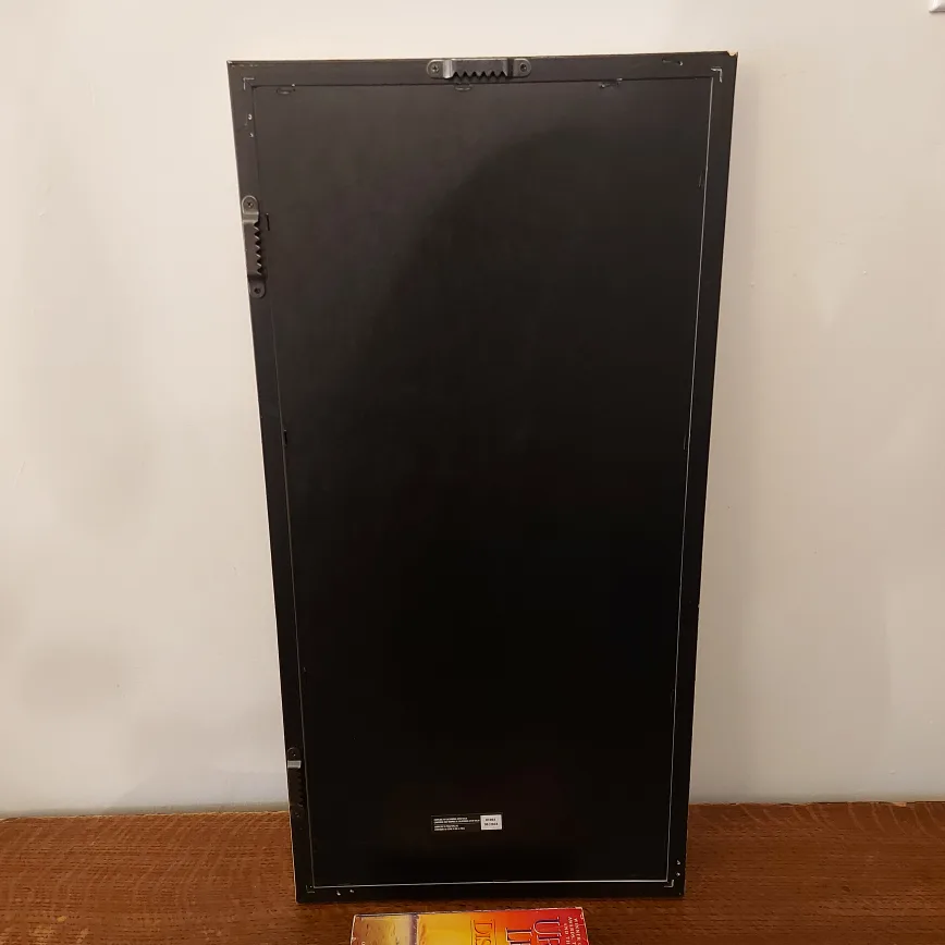 Corkboard with white and gold wooden frame image indicator(7)