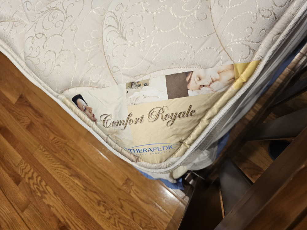 Queen Size Bed - photo 4