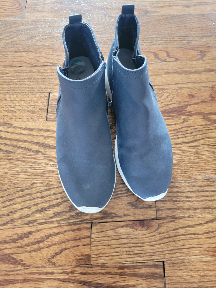 Women's Dark Blue Ankle Booties Size 7.5