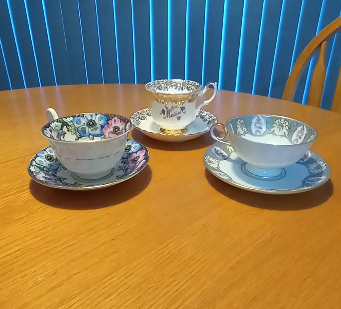 Lot of 7 Vintage tea cups image indicator(3)