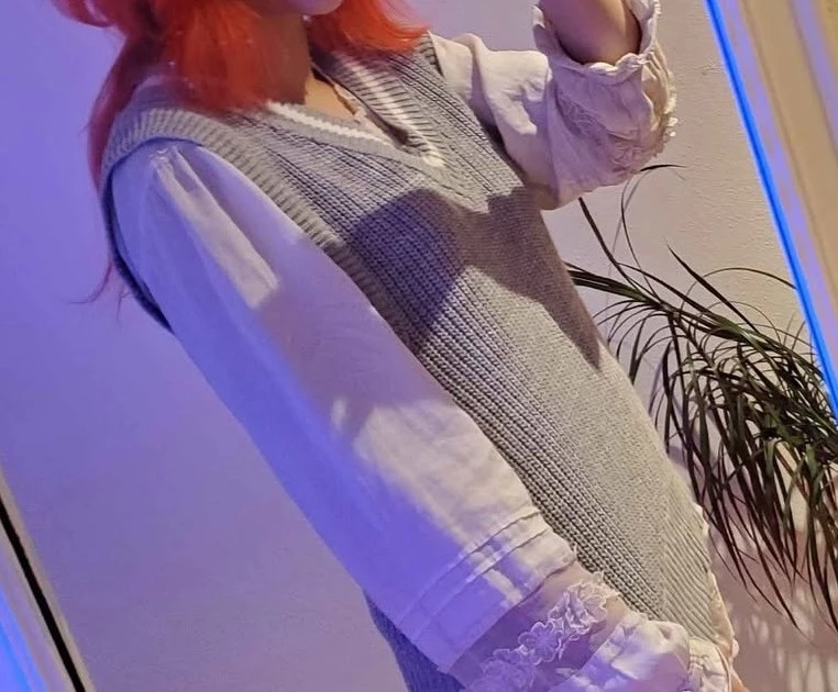 V neck knitted sweater Size S