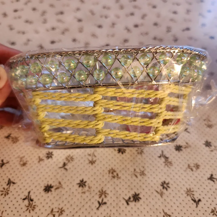 Small Wire Basket with Beads image indicator(2)