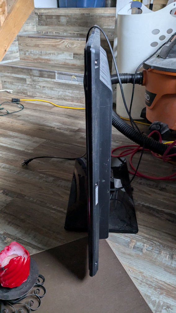 Toshiba LCD HDTV - photo 2