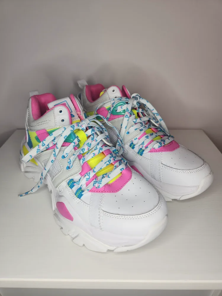 Fila Disruptor II Premium Sneakers - Women's Size 8.5 image indicator(2)