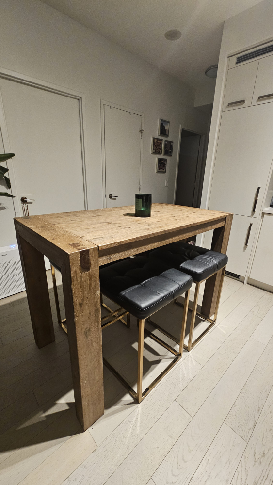 Structube table solid 100% Acadia wood