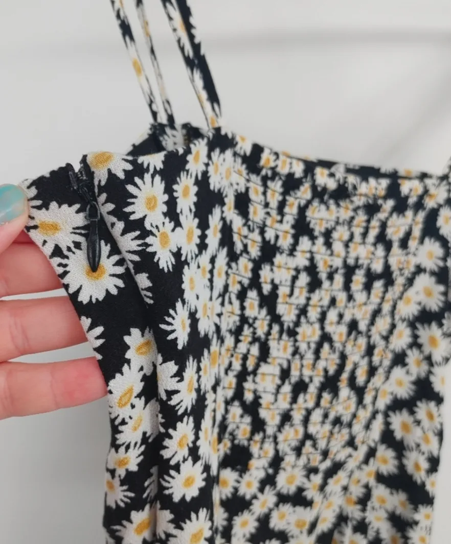 Adorable Daisy Print Mini Dress (size small) image indicator(6)