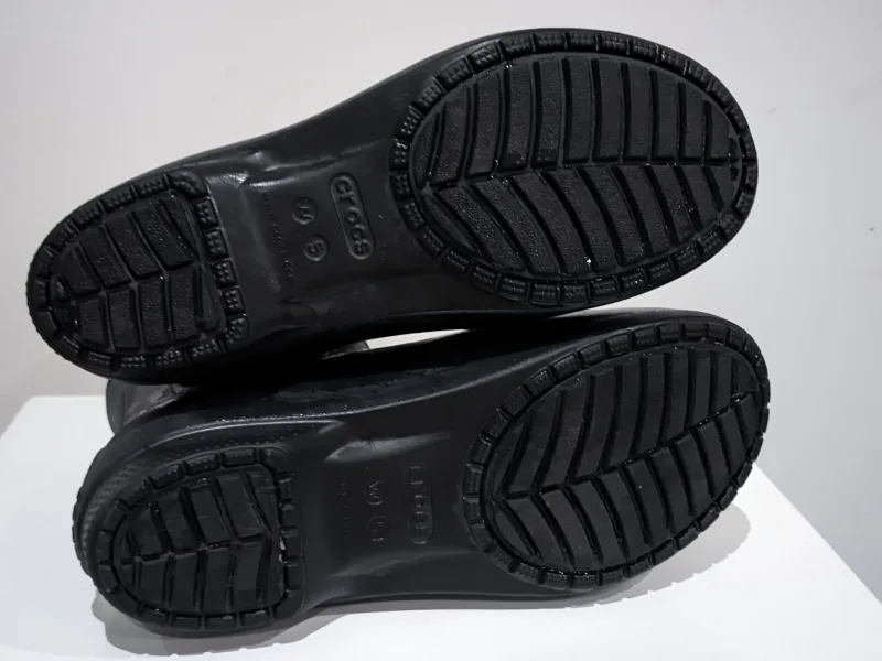 Black Crocs Women's Freesail Chelsea Ankle/Rain Boots (Size W5) image indicator(8)