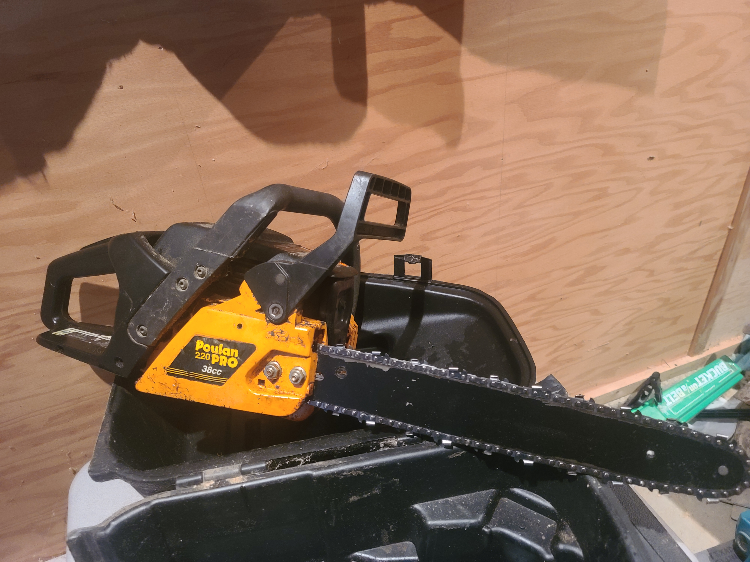 Poulan Pro 220 38cc Chainsaw with Case - photo 2