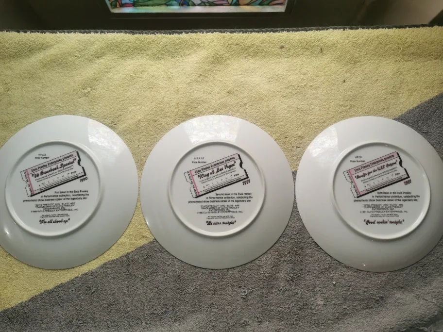 Elvis Presley Collector Plates - Set of 11 image indicator(7)