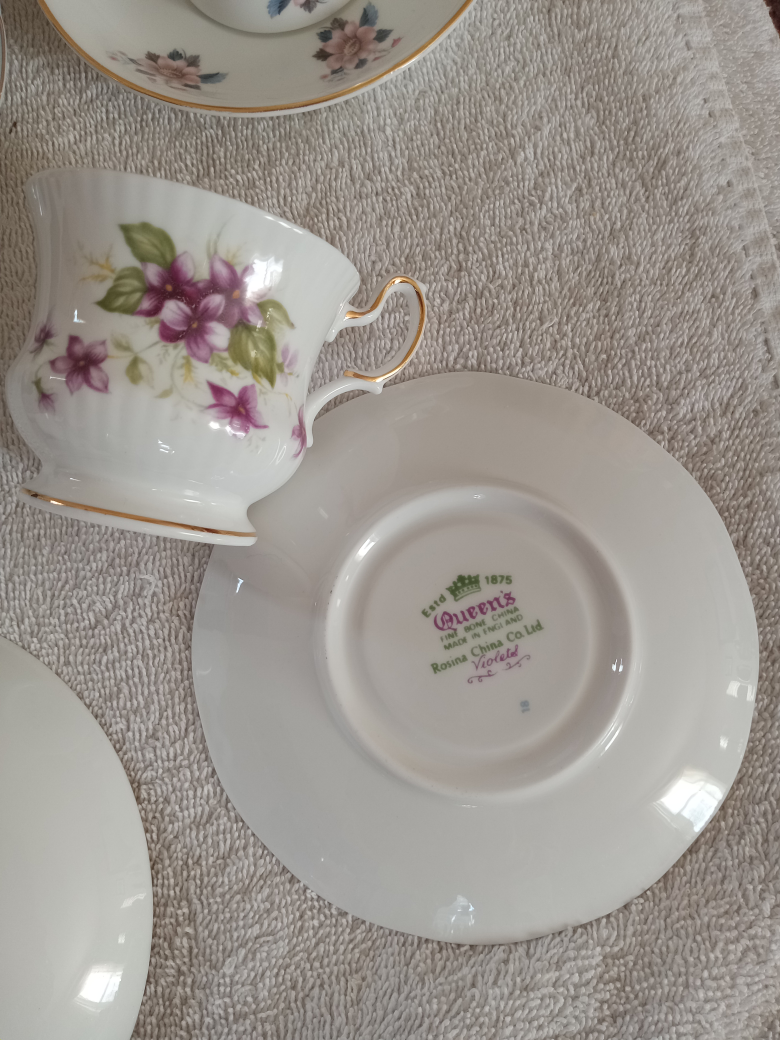 Queens Fine Bone China Teacup and Saucer - photo 2